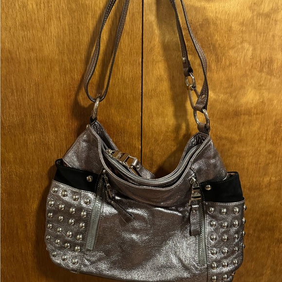 B. Makowsky Metallic Silver Shoulder Bag - Picture 1 of 3